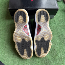 Load image into Gallery viewer, Jordan 72-10 Low 11s Size 12

