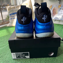 Load image into Gallery viewer, Nike Royal Foamposites Size 10.5
