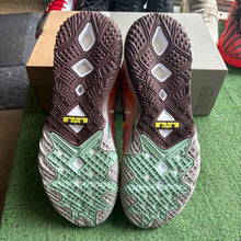 Load image into Gallery viewer, Nike LeBron Mimi Plange Mad King Low 18s Size 11.5
