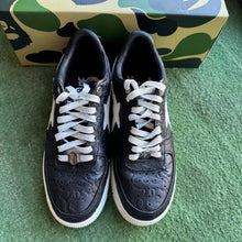 Load image into Gallery viewer, A Bathing Ape Bapestas Size 8.5
