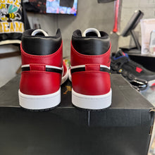Load image into Gallery viewer, Jordan Chicago Toe Mid 1s Size 9.5
