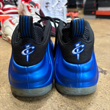 Load image into Gallery viewer, Nike Metallic Royal Foamposites Size 13
