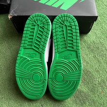 Load image into Gallery viewer, Jordan Lucky Green 1s Size 10.5
