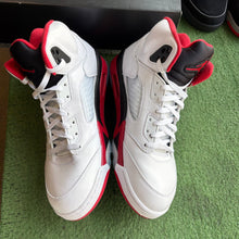 Load image into Gallery viewer, Jordan Fire Red 5s Size 13
