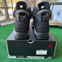 Load image into Gallery viewer, Jordan Cap And Gown 6s Size 9
