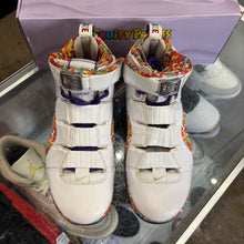 Load image into Gallery viewer, Nike LeBron Fruity Pebbles 4s Size 8
