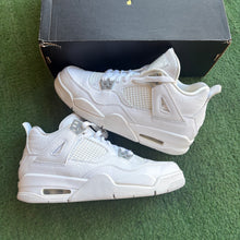 Load image into Gallery viewer, Jordan Pure Money 4s Size 7Y
