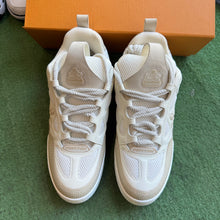 Load image into Gallery viewer, Louis Vuitton Skates Size 9UK
