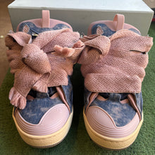 Load image into Gallery viewer, Lanvin Curbs Size 42
