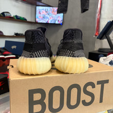 Load image into Gallery viewer, Yeezy Carbon V2 350s Size 9
