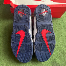 Load image into Gallery viewer, Nike USA Uptempos Size 13
