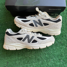 Load image into Gallery viewer, New Balance 1998 Intro 990V4s Size 10
