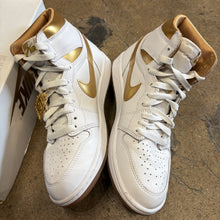 Load image into Gallery viewer, Jordan Metallic Gold 1s Size 8.5W/7M
