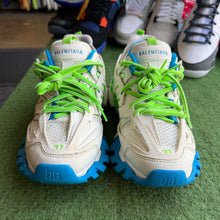 Load image into Gallery viewer, Balenciaga Tracks Size 37
