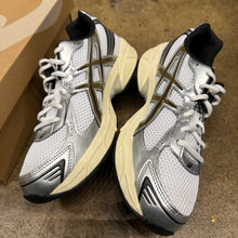 Load image into Gallery viewer, ASICS White Clay Canyon Gel 1130s Size 9.5
