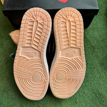 Load image into Gallery viewer, Jordan Coral 1s Size 8
