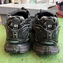Load image into Gallery viewer, Balenciaga Runners Size 41
