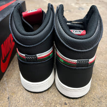 Load image into Gallery viewer, Jordan Sports Illustrated 1s Size 7Y
