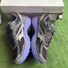 Load image into Gallery viewer, Saucony ProGrid Omni 9s Size 8.5
