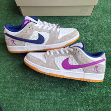 Load image into Gallery viewer, Nike SB Rayssa Leal Low Dunks Size 10
