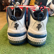 Load image into Gallery viewer, Nike Air Max Penny 2s Size 9
