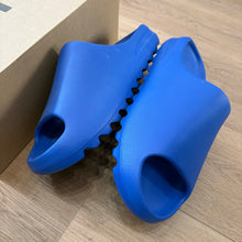 Load image into Gallery viewer, Adidas Yeezy Azure Slides Size 16
