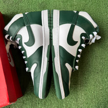 Load image into Gallery viewer, Nike Australia High Dunks Size 10.5

