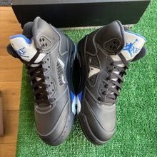 Load image into Gallery viewer, Jordan Awake NY Black 5 Size 9.5
