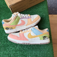 Load image into Gallery viewer, Nike Sun Club Low Dunks Size 6W/4.5M
