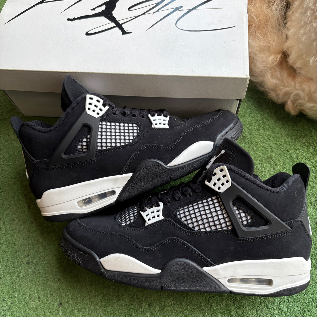 Jordan White Thunder 4s Size 10.5
