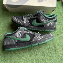 Load image into Gallery viewer, Nike SB There Skateboard Low Dunks Size 10.5
