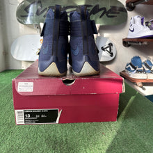 Load image into Gallery viewer, Nike Lebron Soldier 10s Size 13
