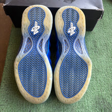 Load image into Gallery viewer, Nike International Blue Foamposites Size 10.5
