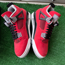 Load image into Gallery viewer, Jordan Toro 4s Size 9
