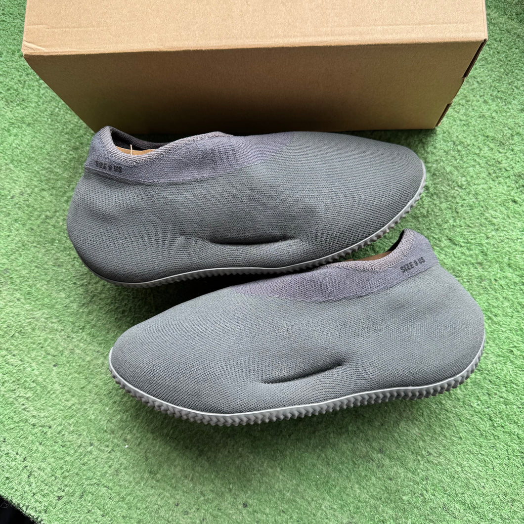 Yeezy Fade Onyx Knit Runners Size 9