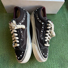 Load image into Gallery viewer, Vans OTW Pearlized Pack Black Old Skool 36s Size
10.5
