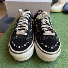 Load image into Gallery viewer, Vans Black Pearlized Old Skool 36s Size 9.5
