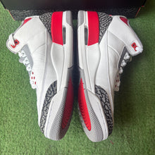 Load image into Gallery viewer, Jordan Fire Red 3s Size 9.5
