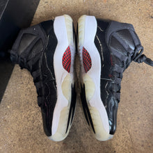 Load image into Gallery viewer, Jordan 72-10 11s Size 9
