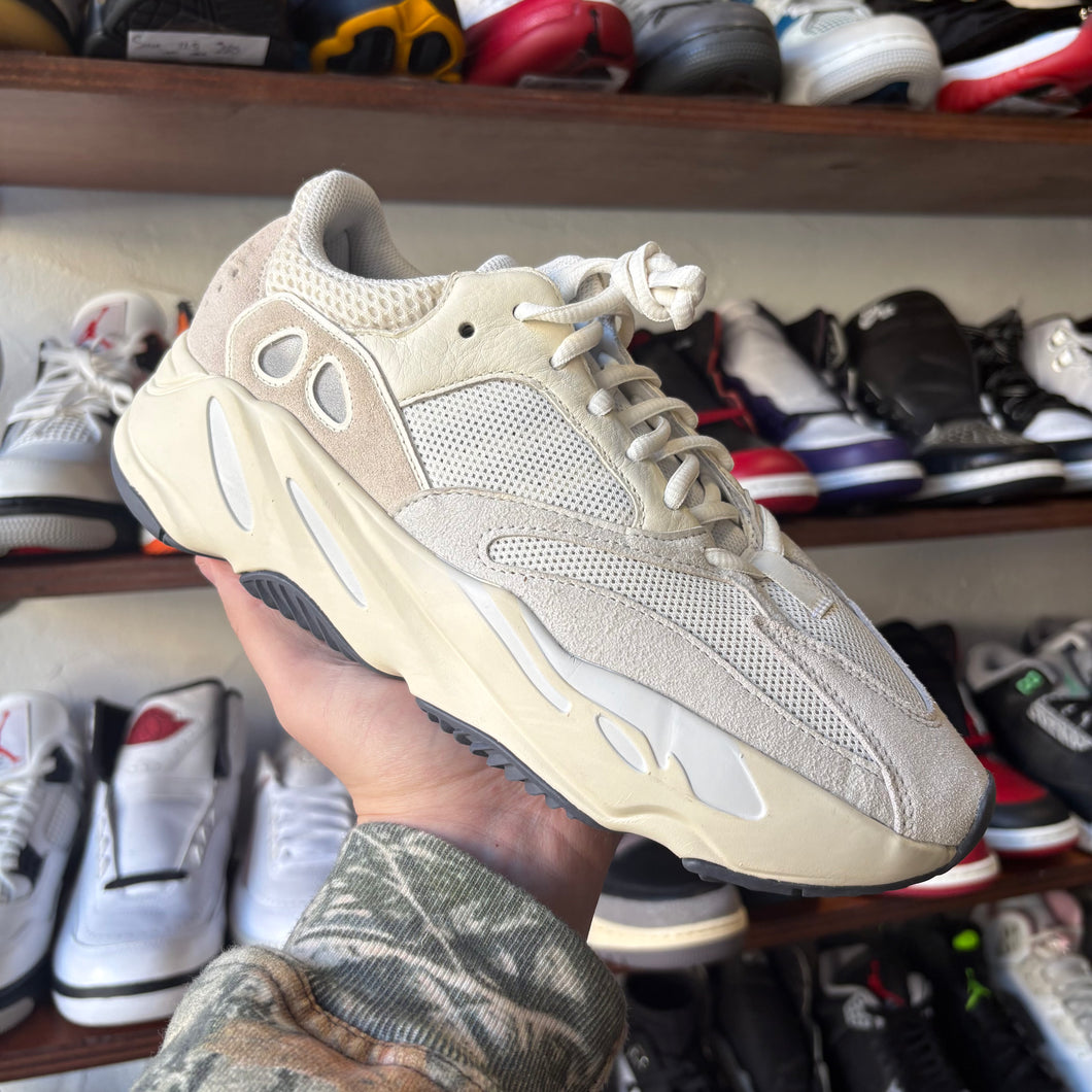 Adidas Yeezy Analog 700s Size 9