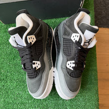 Load image into Gallery viewer, Jordan Fear 4s Size 4Y
