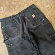 Load image into Gallery viewer, Vintage Carhartt Pants Size 36
