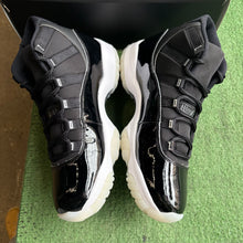 Load image into Gallery viewer, Jordan Jubilee 11s Size 10.5
