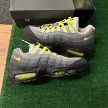 Load image into Gallery viewer, Nike OG Neon Air Max 95s Size 9
