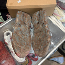 Load image into Gallery viewer, Yeezy MX Sand Grey Foam Runners Size 12
