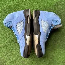 Load image into Gallery viewer, Jordan UNC 5s Size 10.5
