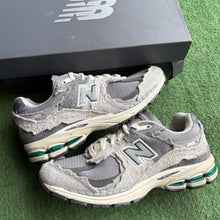 Load image into Gallery viewer, New Balance Protection Pack 2002Rs Size 6.5
