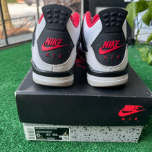 Load image into Gallery viewer, Jordan Fire Red 4s Size 6Y
