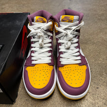 Load image into Gallery viewer, Jordan Brotherhood 1s Size 8
