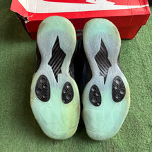Load image into Gallery viewer, Nike Zoom Galaxy Rookies Size 10
